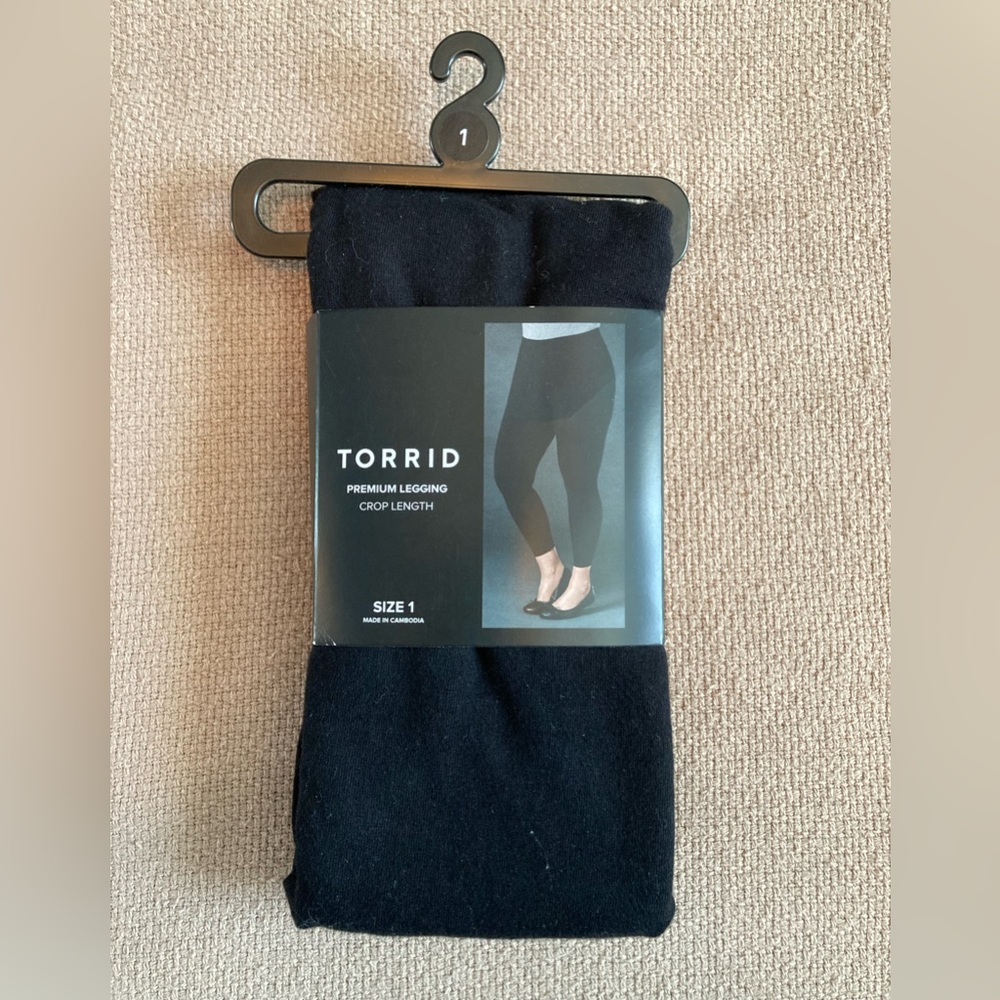 Torrid Crop Length Legging Black Plus Size 1x NWT